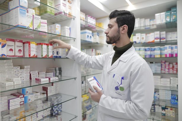 un pharmacien